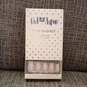 Red Aspen Nail Dashes - Cream